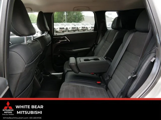 Used 2025 Gray Mitsubishi SE image 11