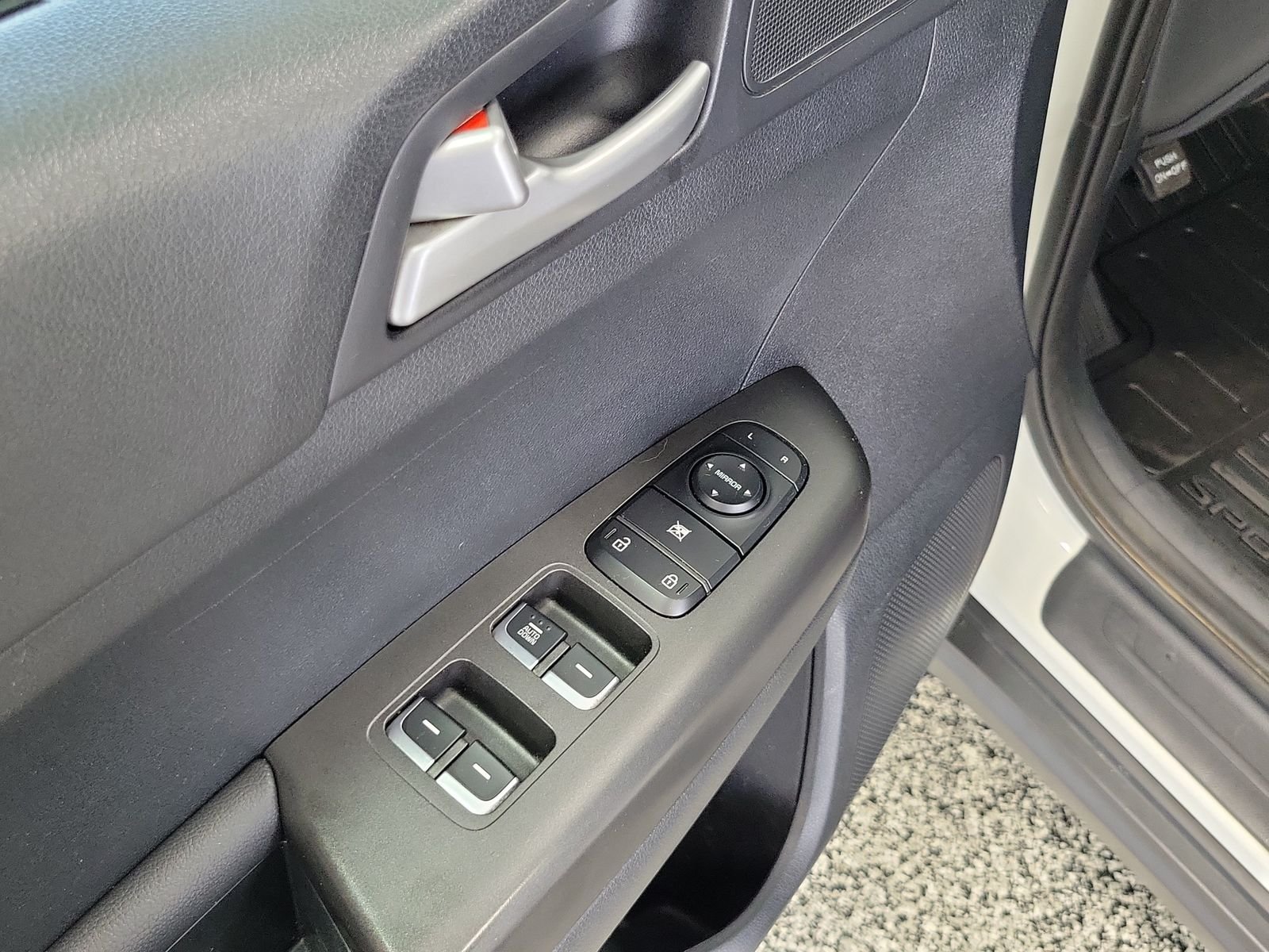 Used 2019 White Kia LX image 7