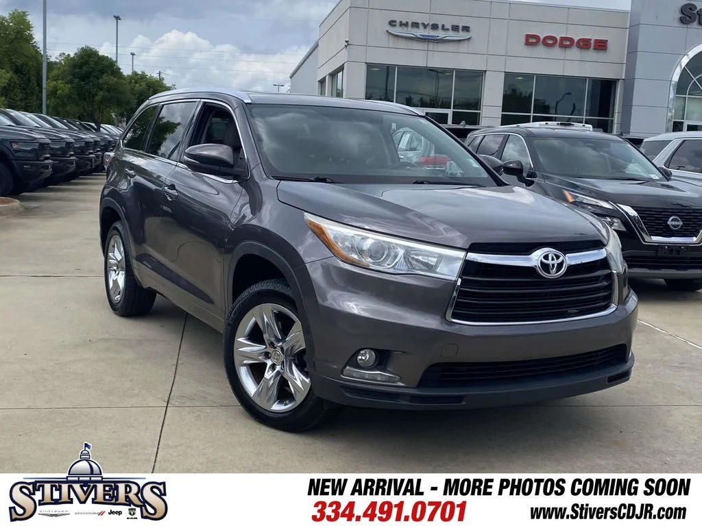 Used 2014 Gray Toyota Limited image 36