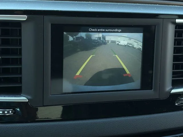 Used 2021 White Chrysler L image 23