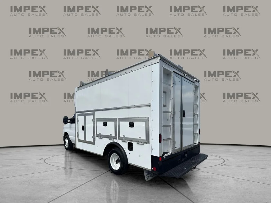 Used 2024 White Ford Base image 4