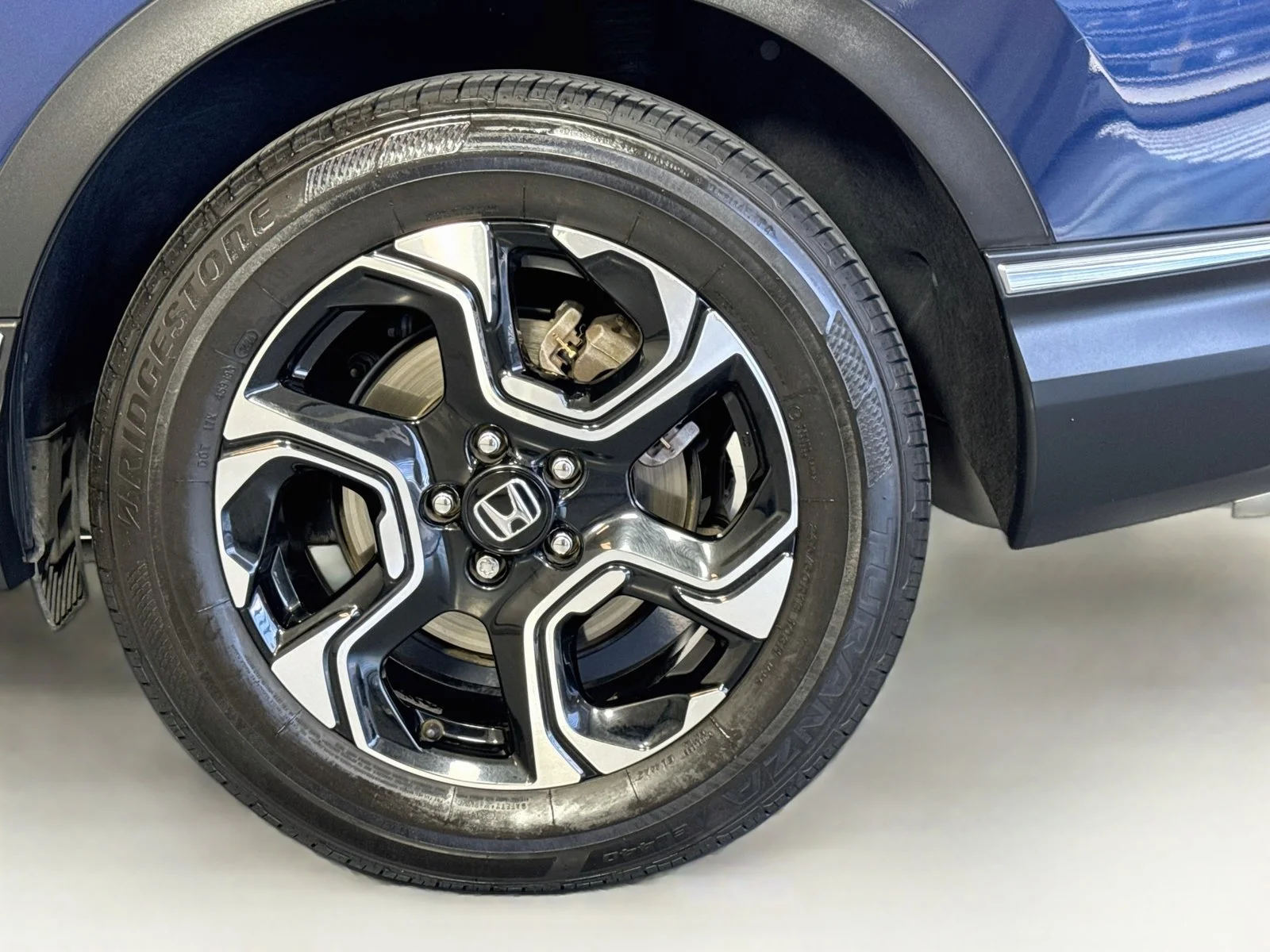 Used 2018 Obsidian Blue Pearl Honda Touring image 30