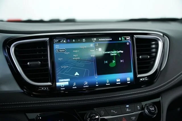 2026 Chrysler Pacifica Limited - Photo 8