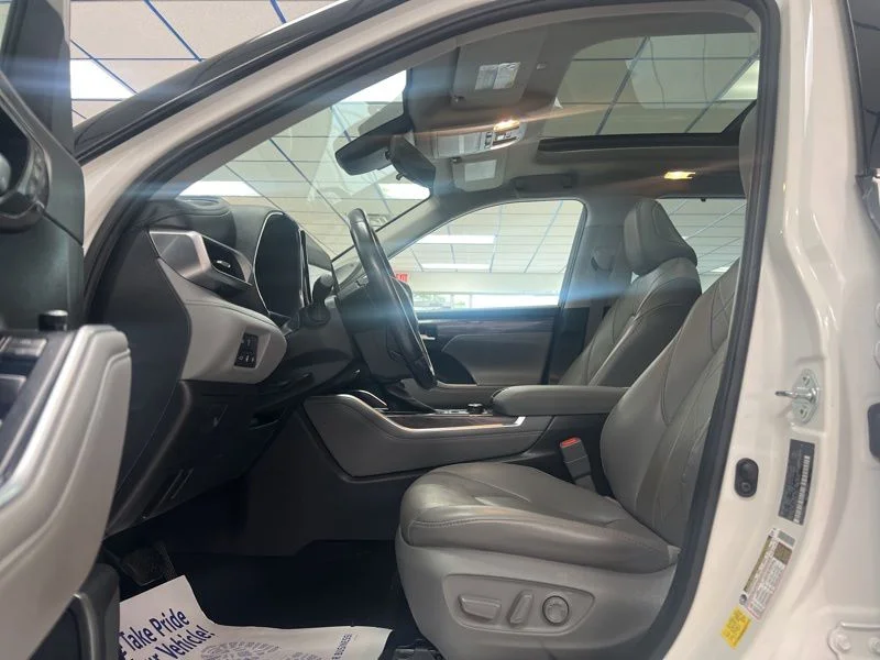 Used 2021 White Toyota Platinum image 20