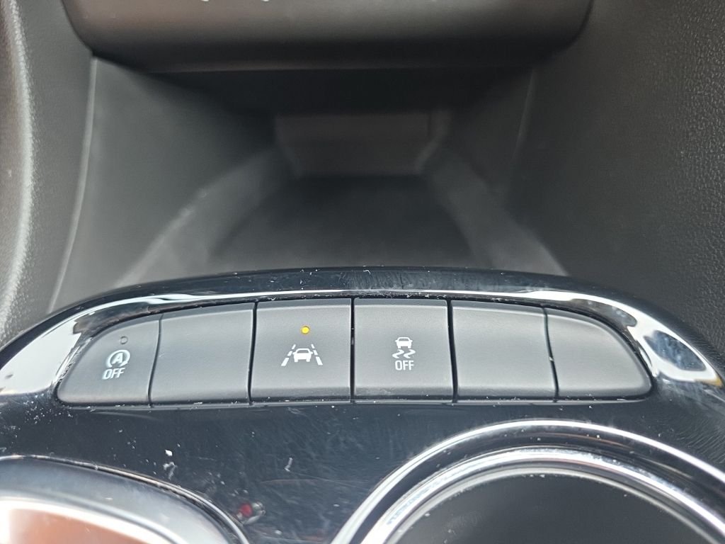 Used 2025 White Buick Preferred image 20