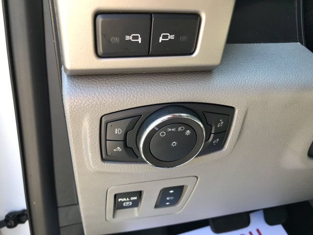 Used 2020 Oxford White Ford LARIAT image 17