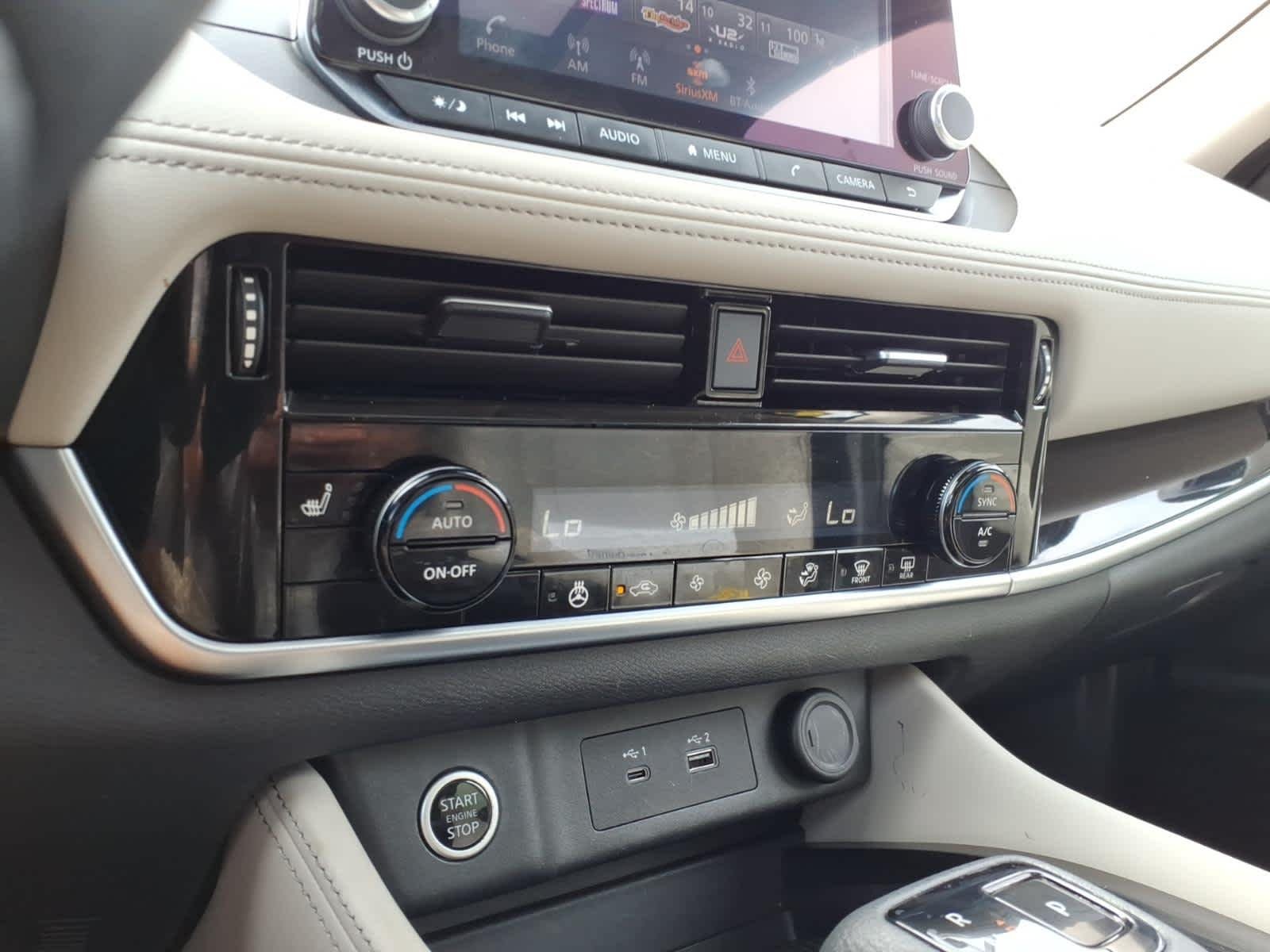 Certified Used 2023 Pearl White Tricoat/Super Black Nissan SL image 19