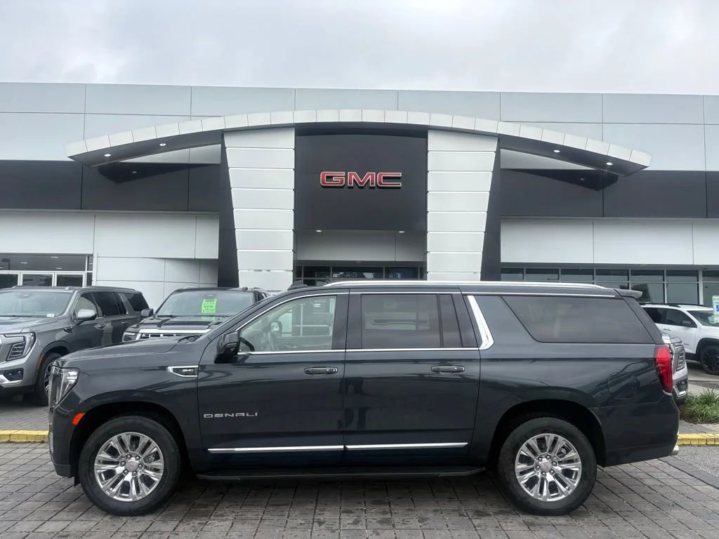 2022 GMC Yukon Denali 2WD's photo