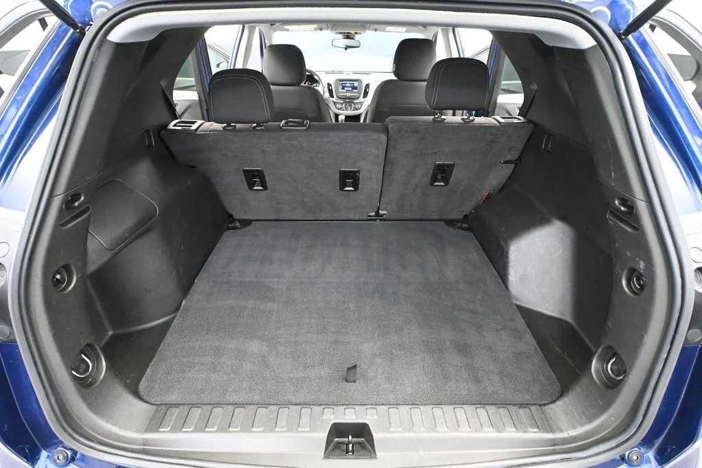 Used 2022 Blue Chevrolet LS image 38