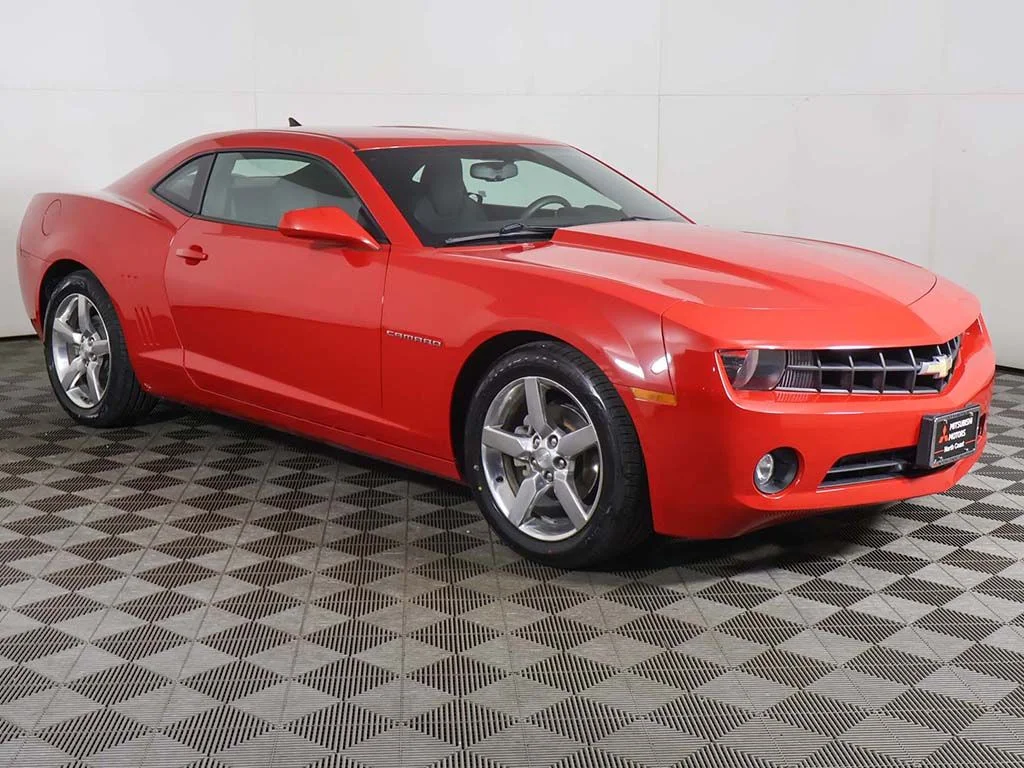 Used 2011 Chevrolet Camaro 1LT with VIN 2G1FB1ED8B9200471 for sale in Parma, OH