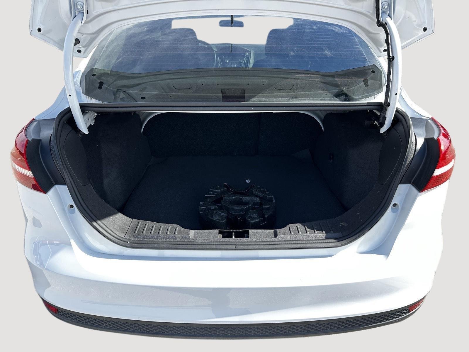 Used 2018 Oxford White Ford S image 24