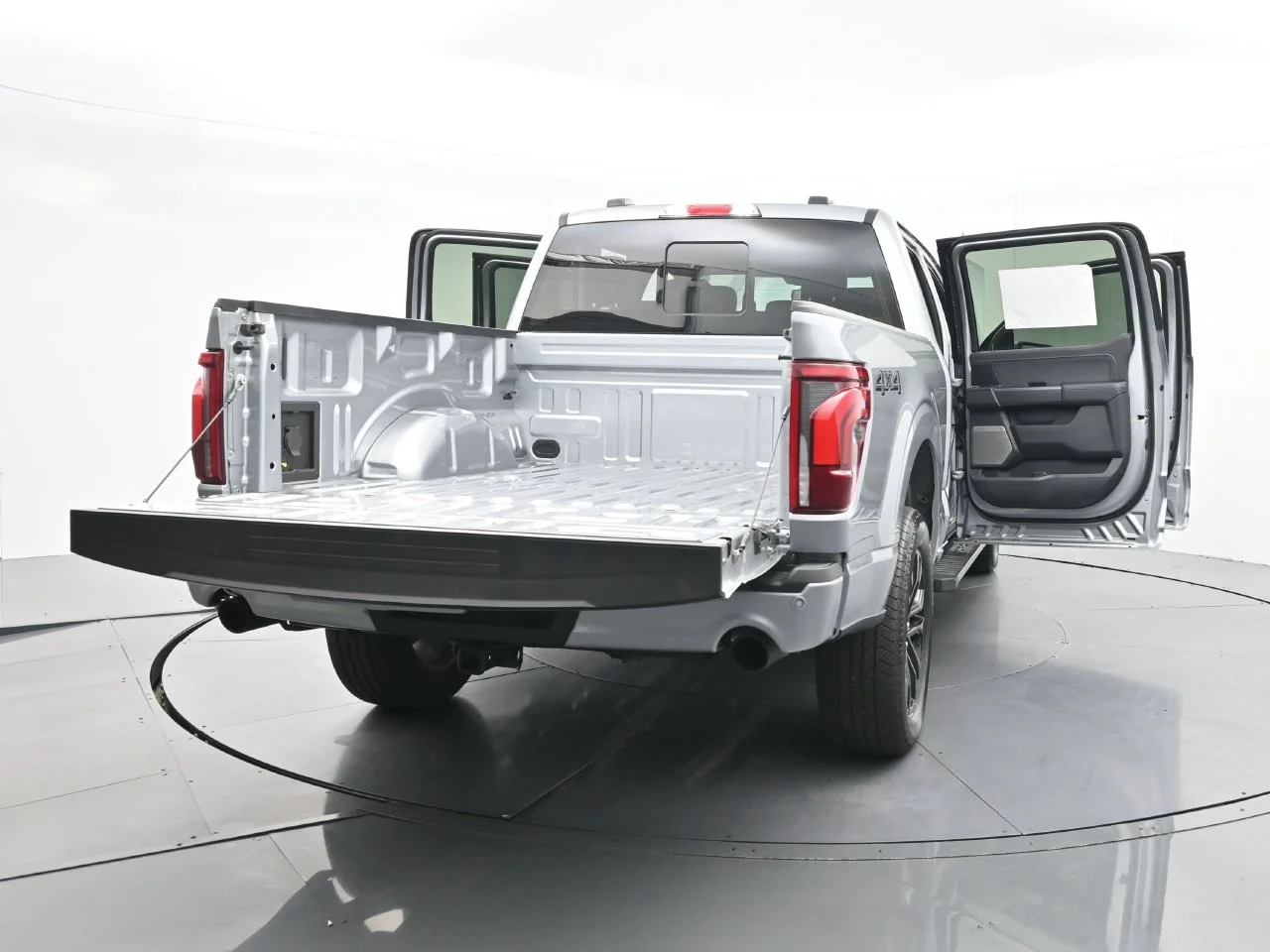 Used 2025 Silver Metallic Ford Lariat image 43