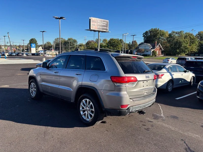 Used 2015 Silver Jeep Laredo image 6