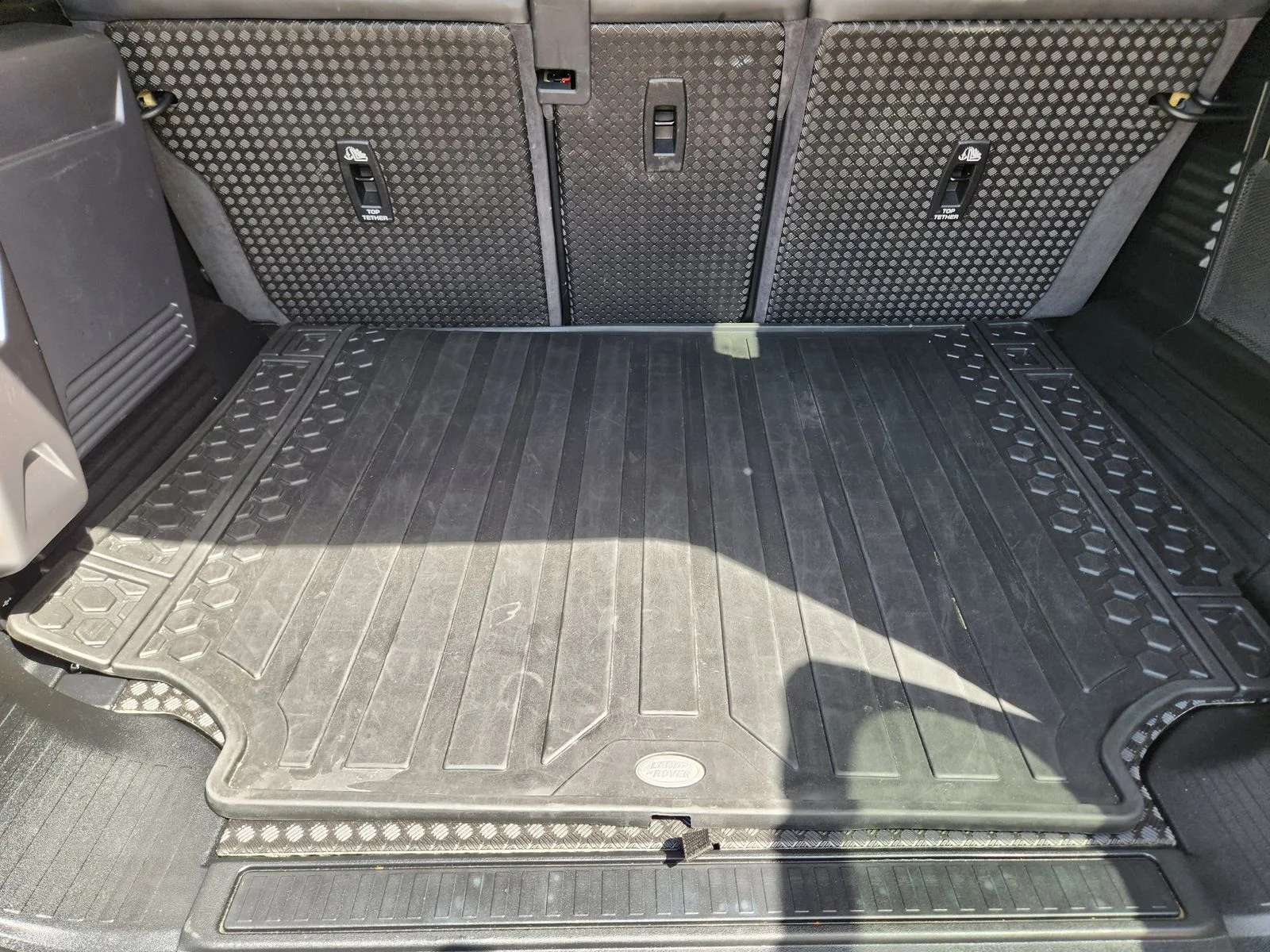 Used 2020 Green Land Rover HSE image 33