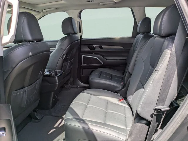 Used 2022 Black Kia EX image 8