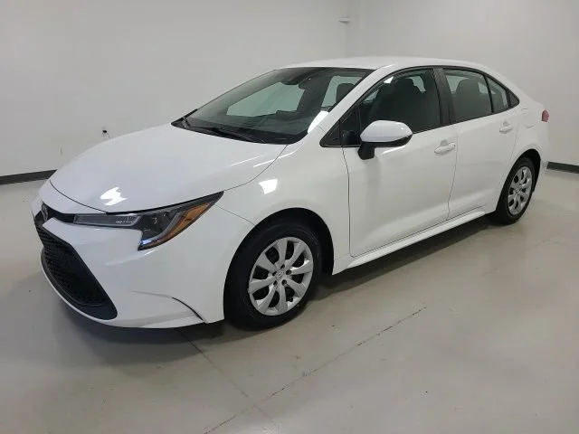 Used 2022 White Toyota LE image 5