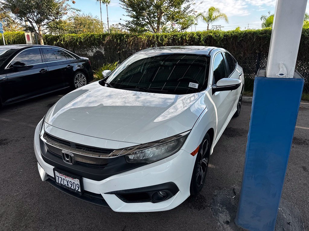 Used 2017 White Orchid Pearl Honda Touring image 13