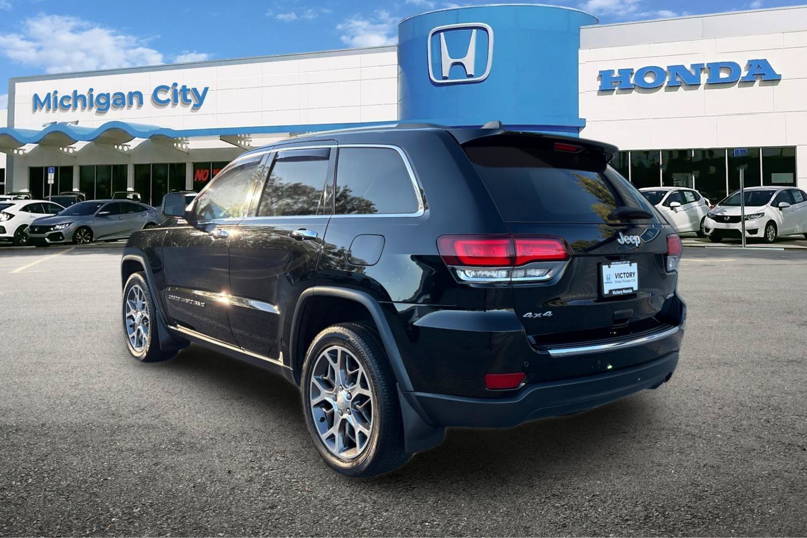 Used 2022 Black Jeep Limited image 3