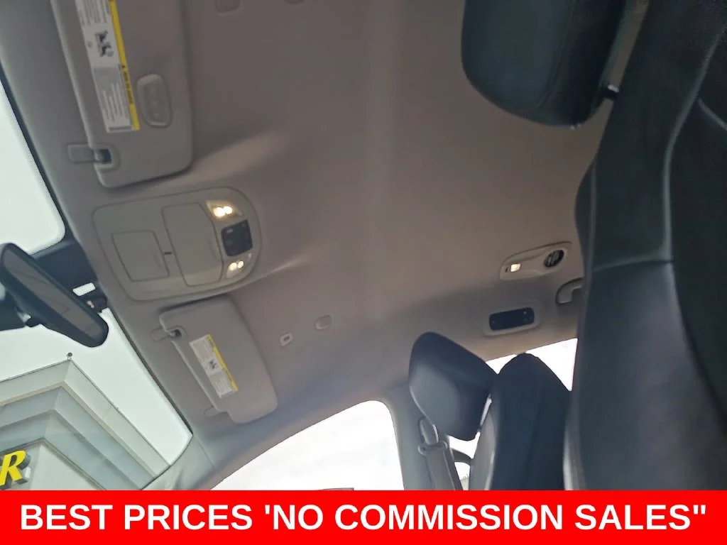 Used 2018 White Chrysler Touring L image 30