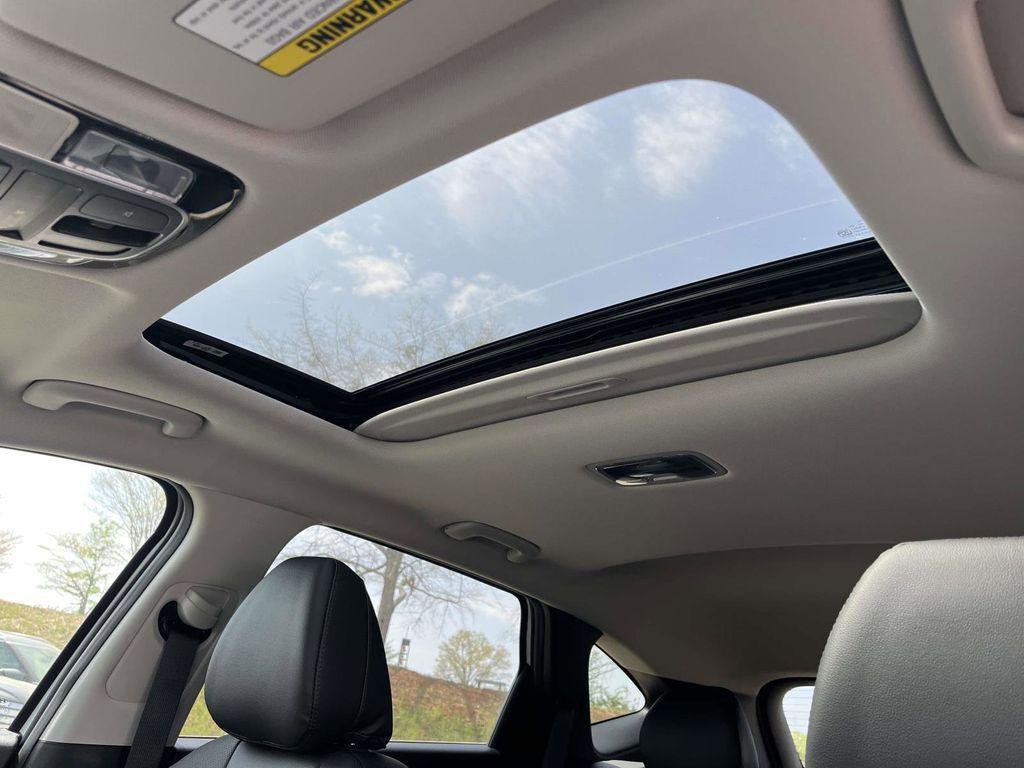 New 2026 White Hyundai SEL Premium AWD image 38