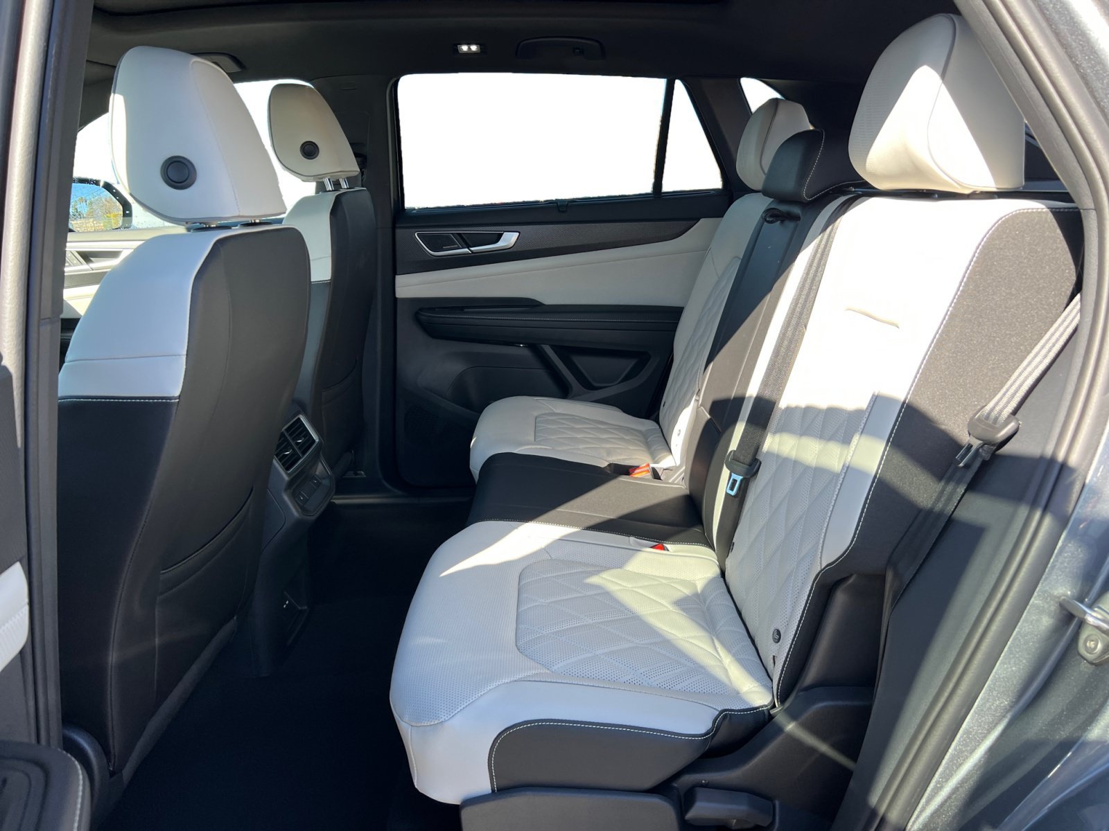 New 2025 Platinum Gray Volkswagen 2.0T SEL Premium R-Line image 16