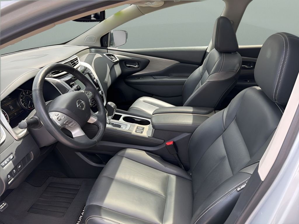 Used 2018 Brilliant Silver Metallic Nissan SL image 9