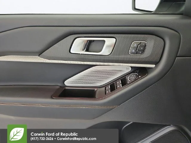 New 2026 Star White Metallic Tri-Coat Ford Tremor® image 58