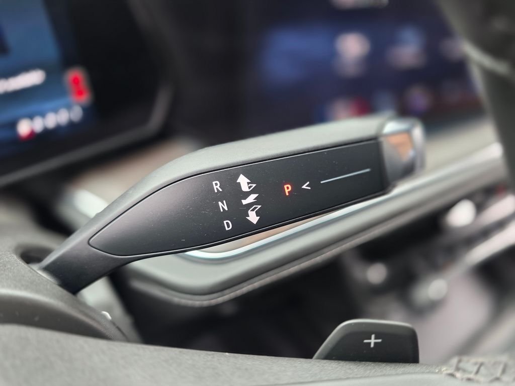 2025 Chevrolet Suburban Z71 - Photo 39