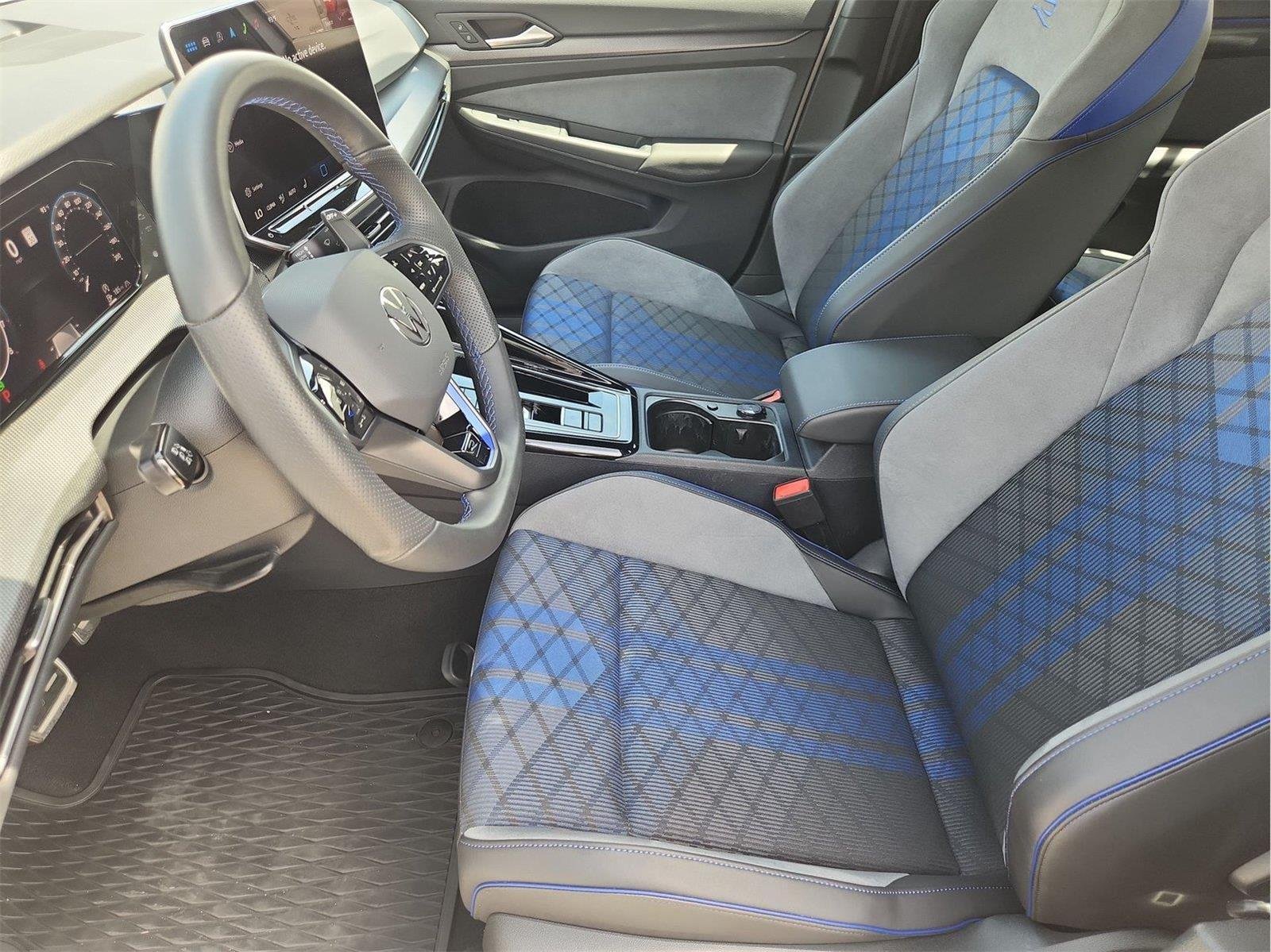 2025 Volkswagen Golf R photo 18 of 32