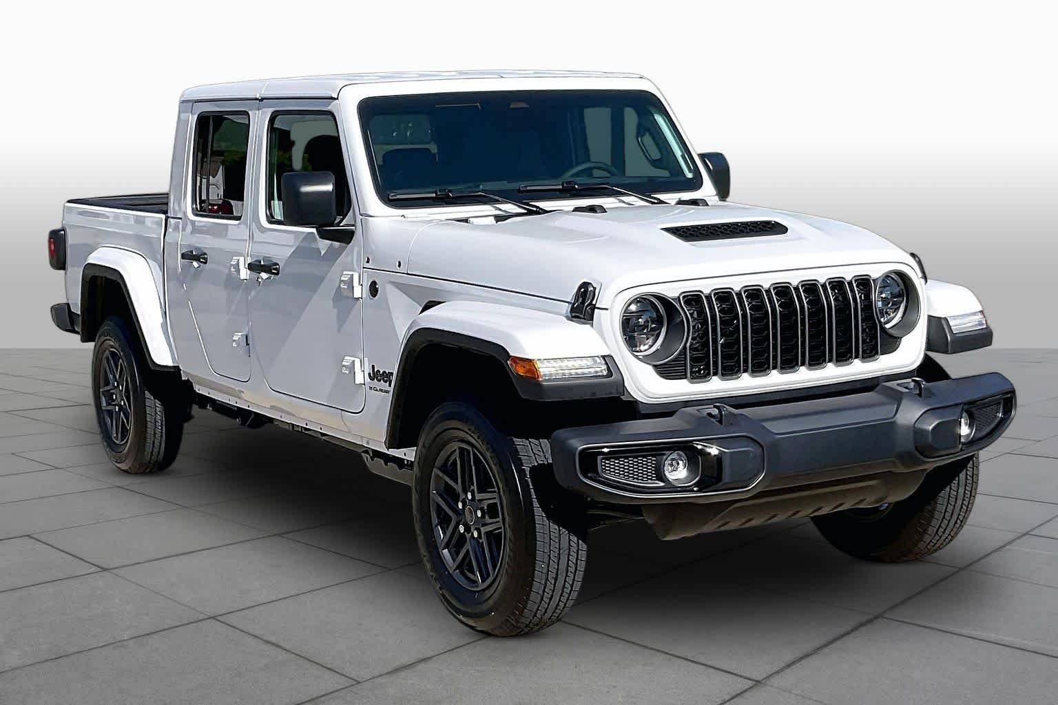 New 2026 Bright White Clear-Coat Exterior Paint Jeep Sport S image 2