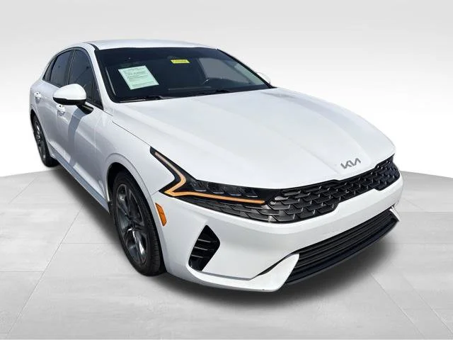 Certified Used 2022 White Kia LXS image 1