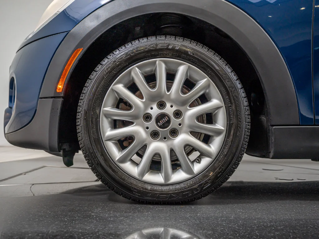 Used 2016 Deep Blue Metallic MINI  image 10
