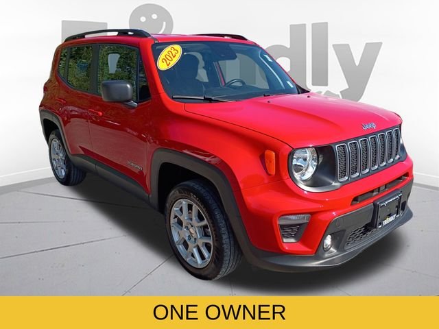 Used 2023 Red Jeep Latitude image 3