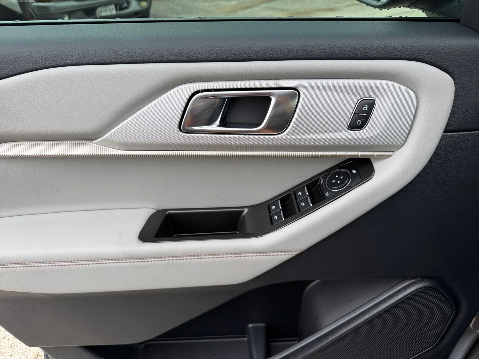 New 2026 Carbonized Gray Metallic Ford Active image 17