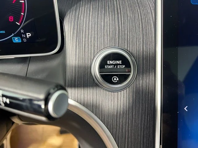 New 2026 Graphite Grey Metallic Mercedes-Benz GLC 300 image 25