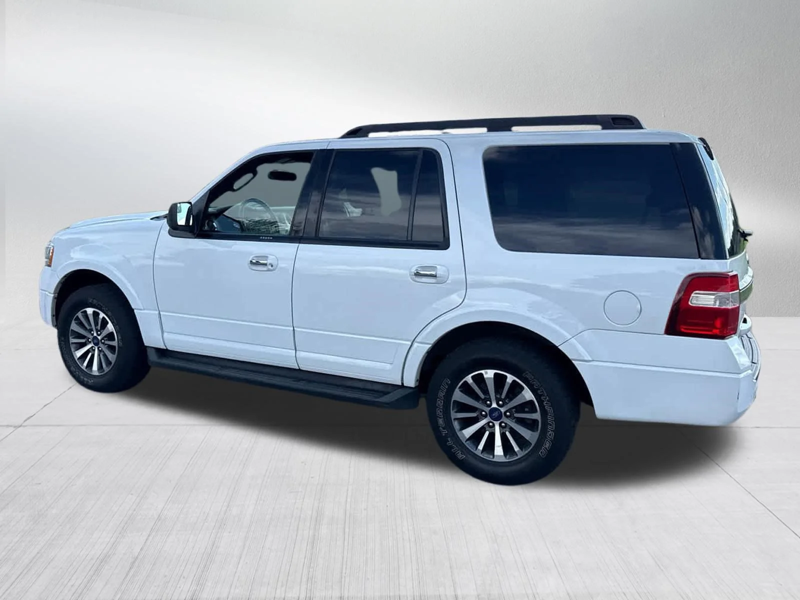 Used 2017 Oxford White Ford XLT image 7