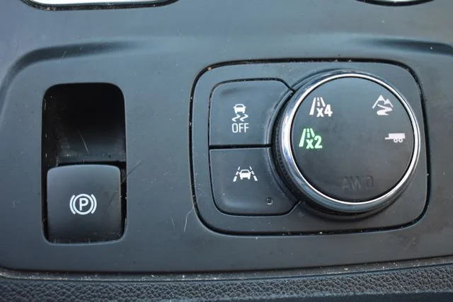 Used 2020 Red Chevrolet Premier image 37