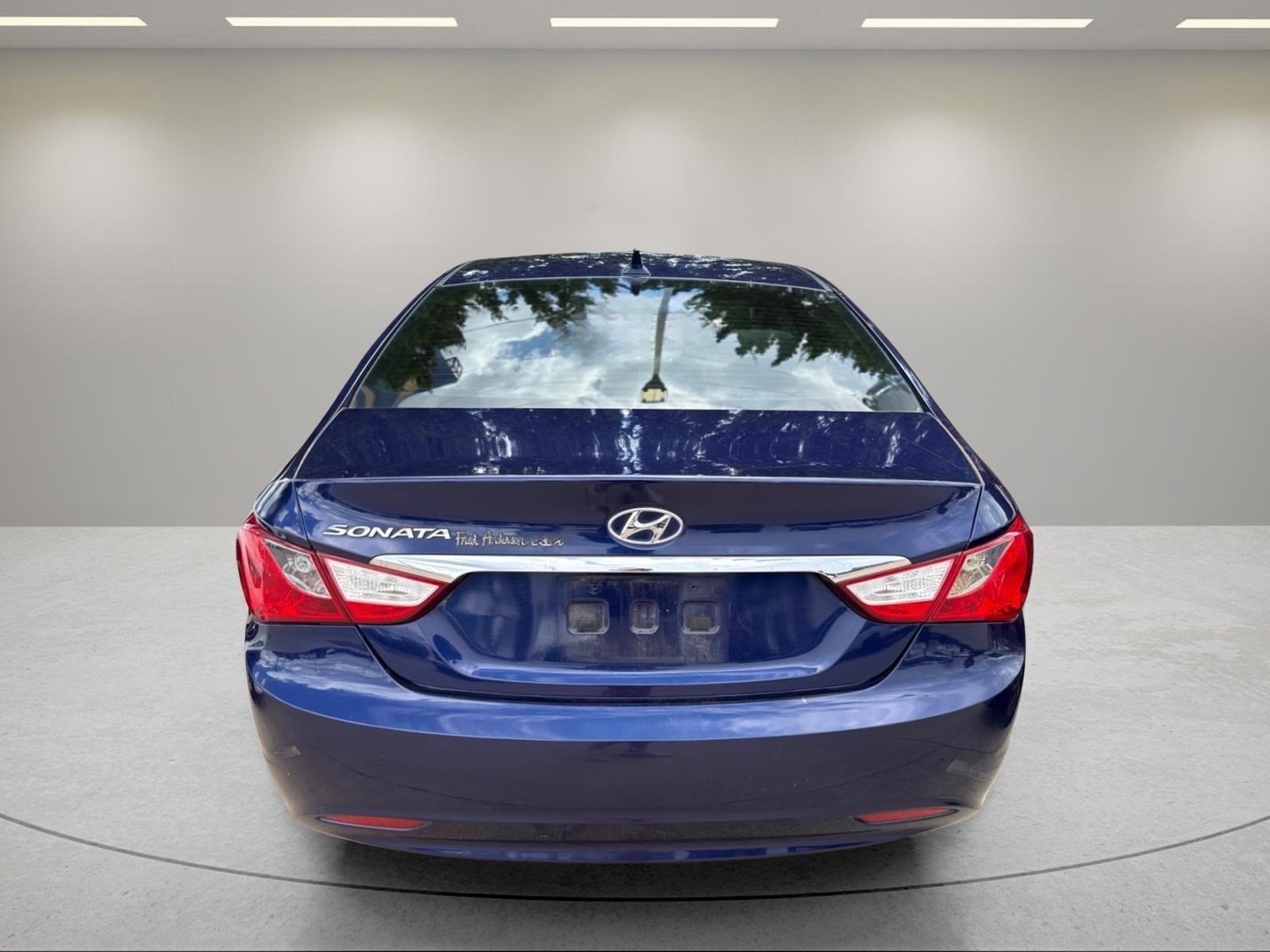 Used 2011 Pacific Blue Pearl Hyundai GLS image 9