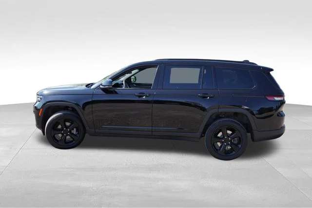 Certified Used 2025 Black Jeep Limited image 9