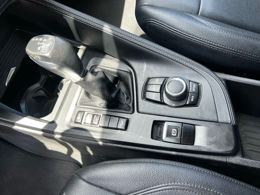 Used 2018  BMW xDrive28i image 21