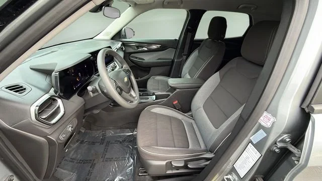 Used 2025 Sterling Gray Metallic Chevrolet LT image 18