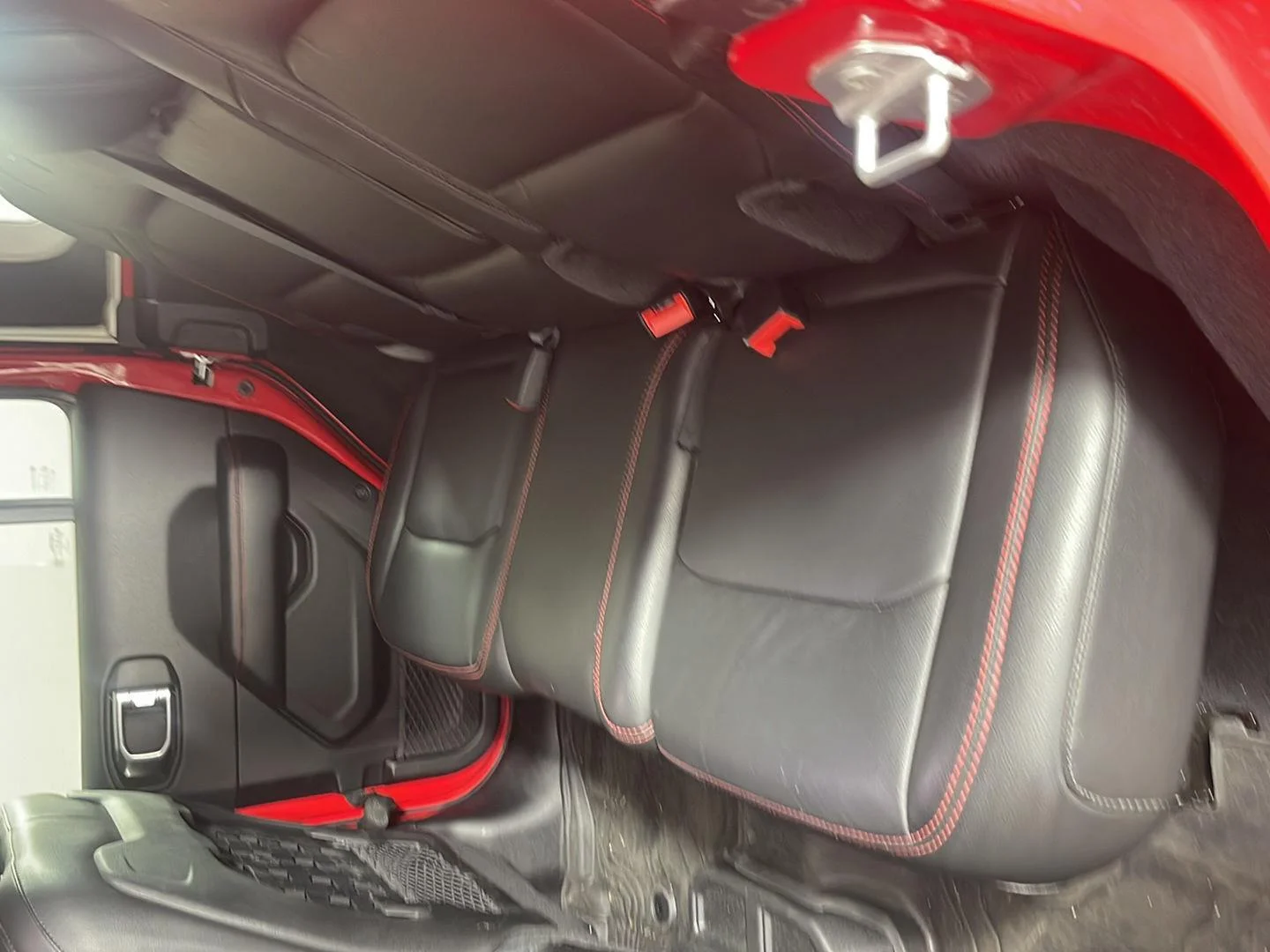 Used 2022 Firecracker Red Clearcoat Jeep Unlimited Rubicon image 14