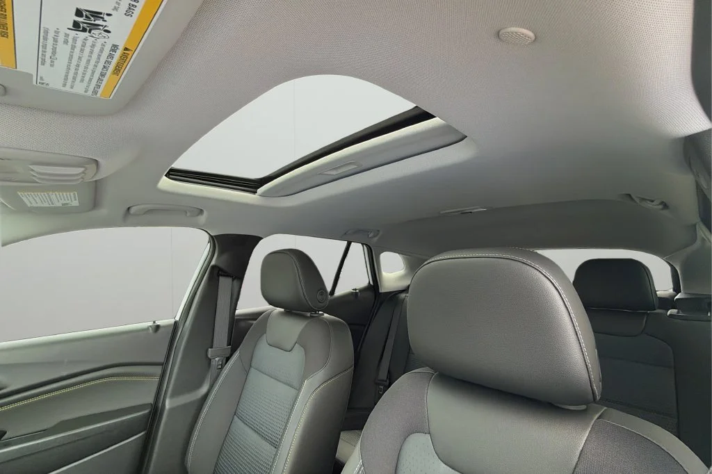 New 2026 Summit White Chevrolet LT image 32