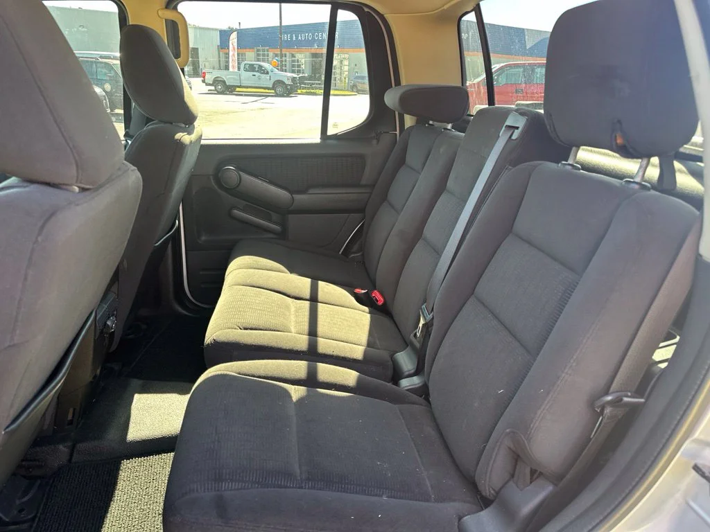 Used 2010 Silver Ford XLT image 12