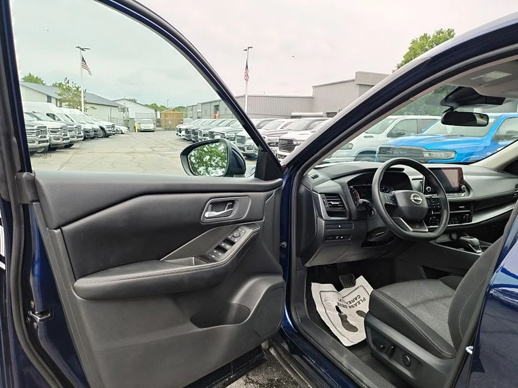 Used 2025 Blue Nissan SV image 15