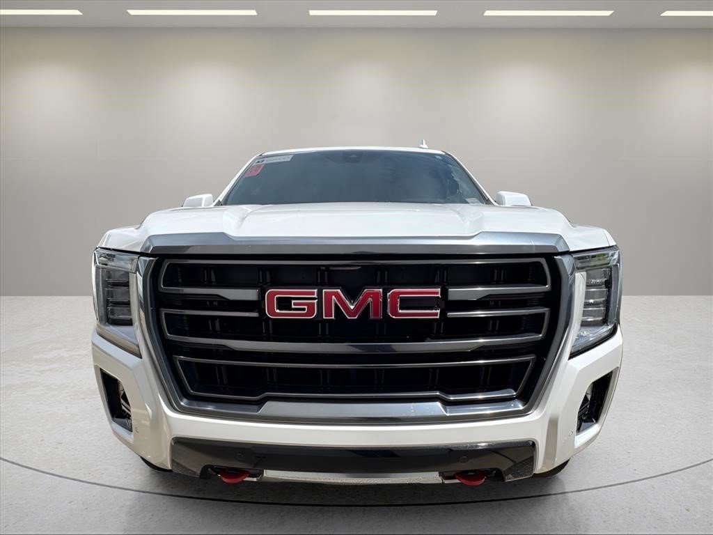 Used 2022 White Frost Tricoat GMC AT4 image 3