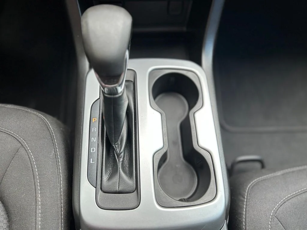 Used 2022 White Chevrolet LT image 22
