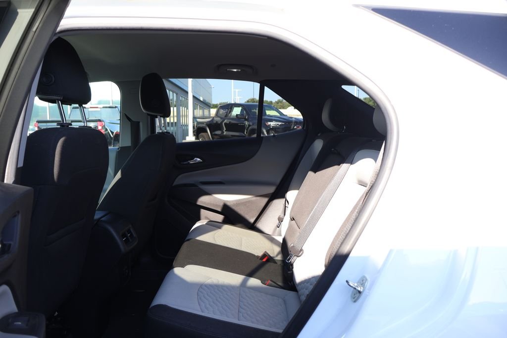 Used 2019 SUMMIT WHITE Chevrolet LS image 28
