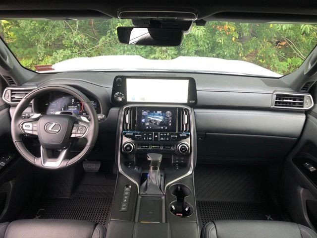 New 2026 White Pearl Lexus 600 Luxury image 22