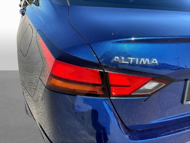 Used 2022 Blue Nissan 2.5 SR image 23